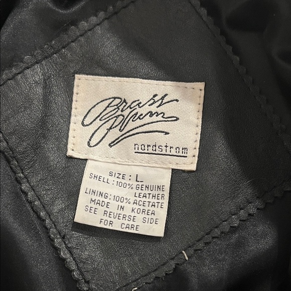 Vintage Nordstrom brass plum Black Leather Jacket with removable Cream Collar. - Picture 2 of 5